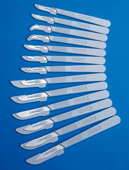 Einmal-Skalpelle Feather, steril, Einmalskalpell in verschiedenen Größen bzw. Ausführungen